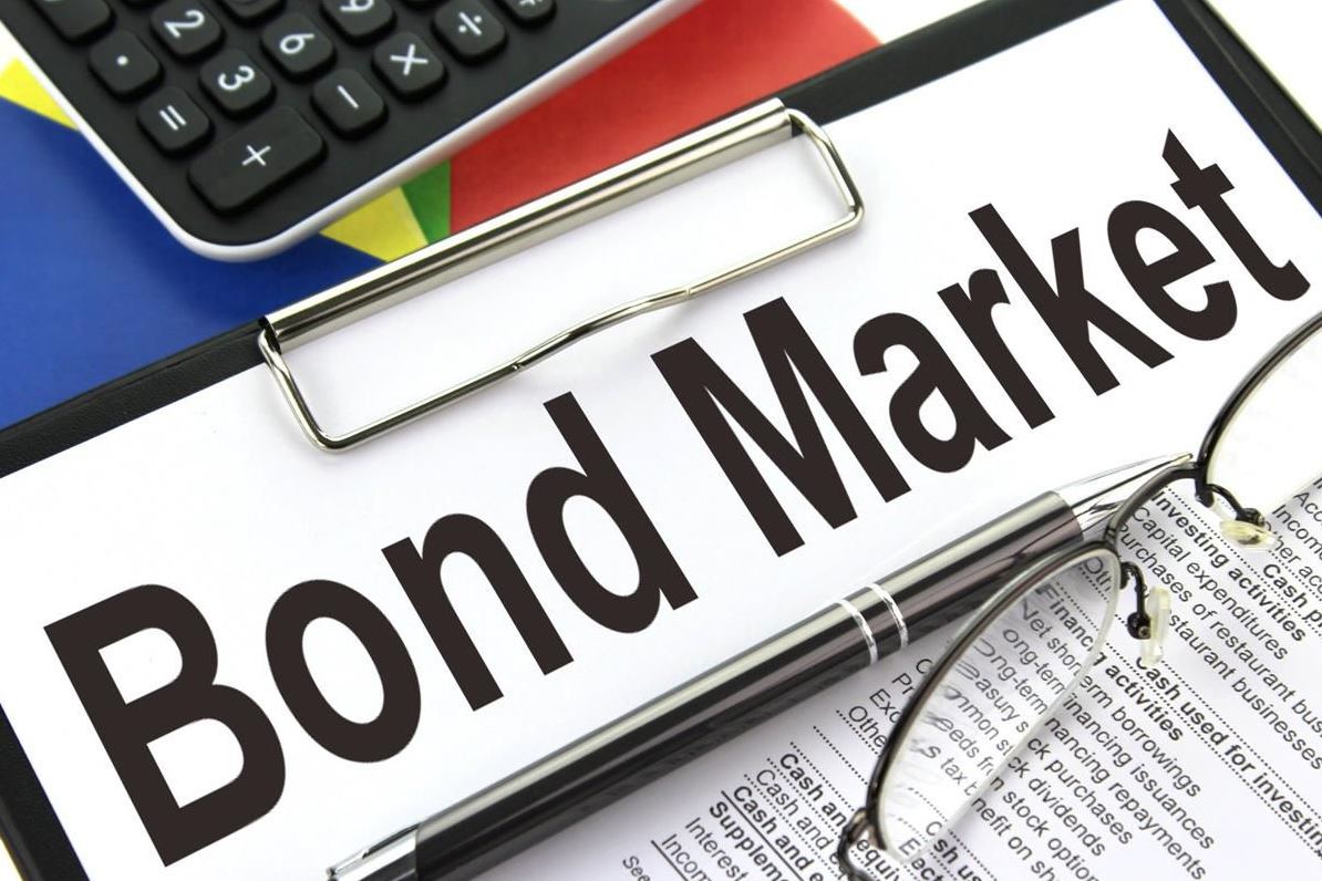 Symphonies of Yield in the Theater of Credit